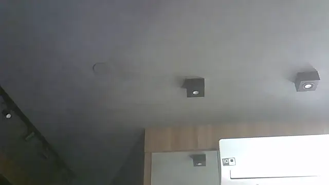 SkinnyKitten live sex cam