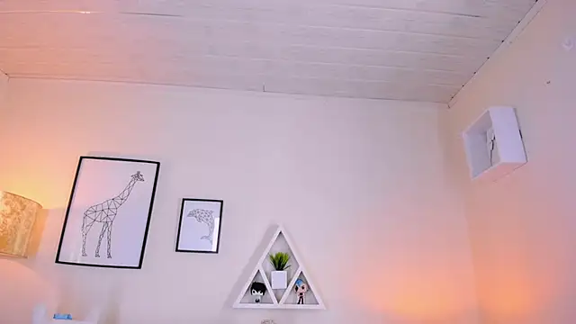 LusyKitty live sex cam