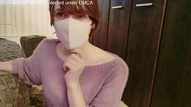 Emilia0606 live sex cam