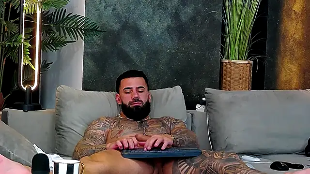 masterkingofmusclee live sex cam