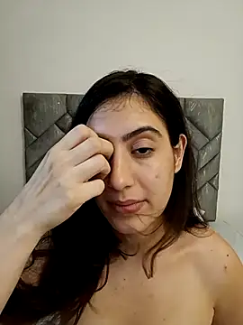 MIYESSI live sex cam