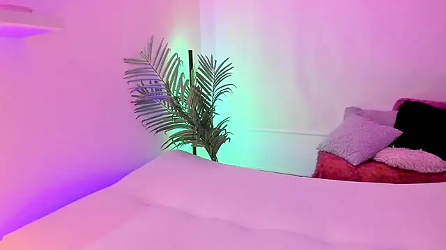 Gloomydoll live sex cam
