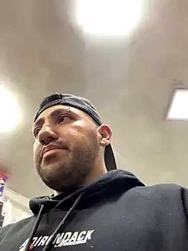 JuanZapata33 live sex cam