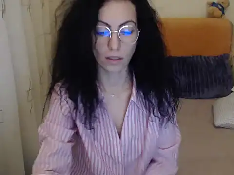 Emmatoo live sex cam