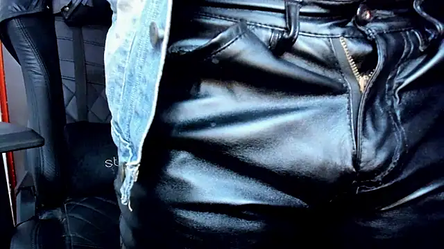 Tommy_Bred live sex cam