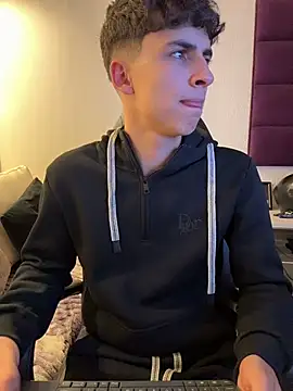 AdrianRinaldi live sex cam