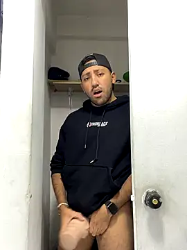 JuanZapata33 live sex cam