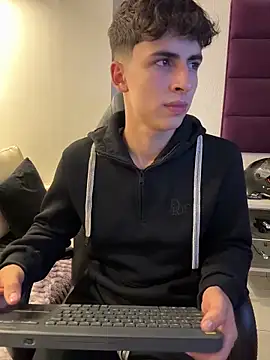 AdrianRinaldi live sex cam