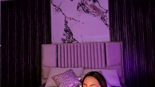 Lillyortiz live sex cam