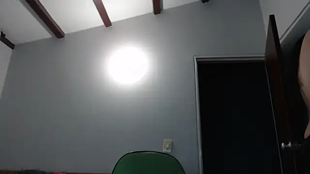 Aisha_manzur live sex cam