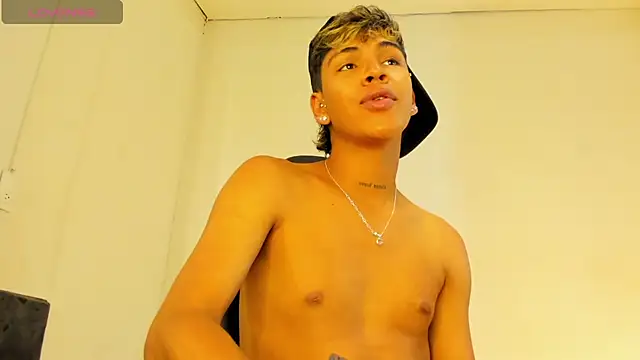 Timmy_Kiing_ live sex cam