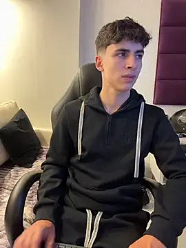 AdrianRinaldi live sex cam