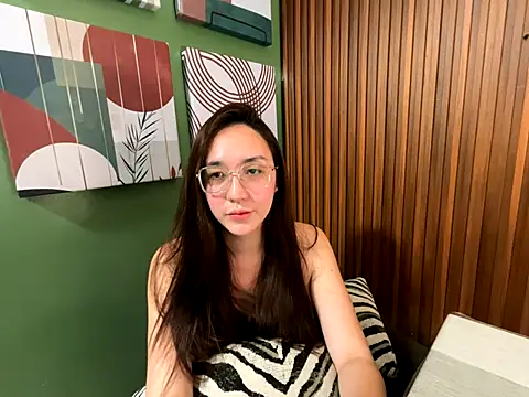 LEAH_MOORE live sex cam