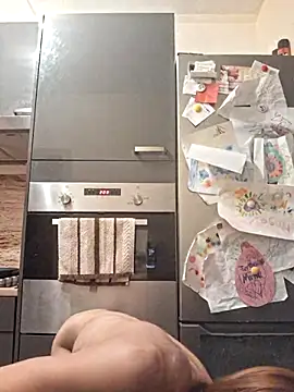 SlimBellaa live sex cam