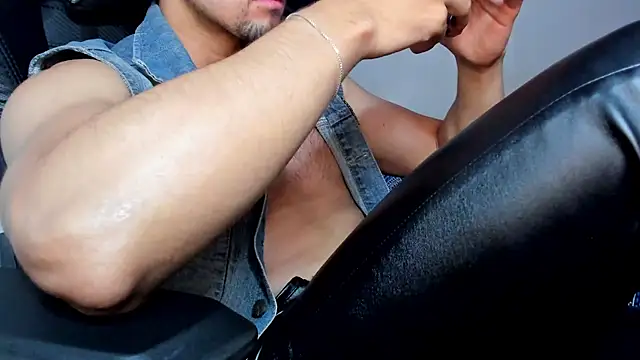 Tommy_Bred live sex cam