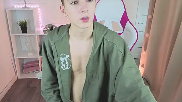 YamiTwink live sex cam