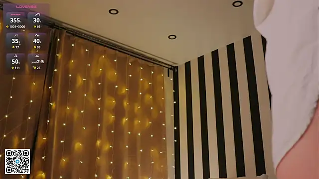 LorinaMaffitt live sex cam