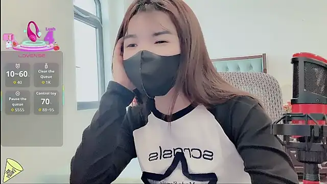 Caryln-Bun live sex cam