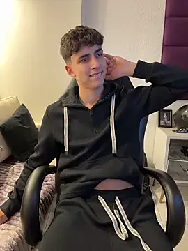 AdrianRinaldi live sex cam