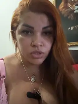 Bruninhaa34 live sex cam