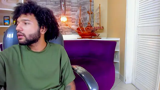 Hottie_Bear live sex cam