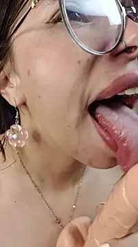 valentina_swallow live sex cam