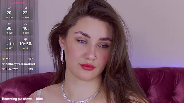 KiraBarlows live sex cam