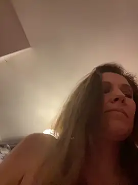 Lwhite1 live sex cam
