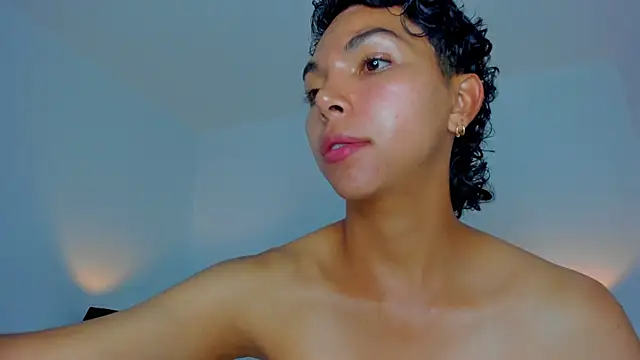 xhenisa_ live sex cam