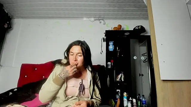 Sweet-Suck69 live sex cam