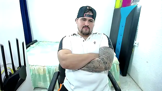 pitbullveryhot live sex cam