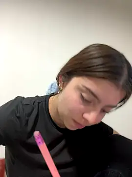 Cloew_Marz live sex cam