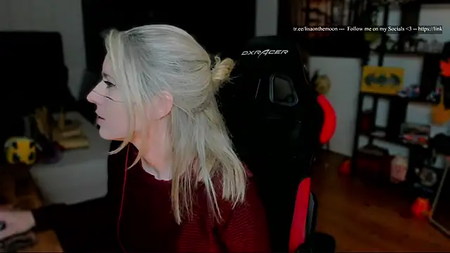 Lisaonthemoon live sex cam