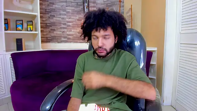 Hottie_Bear live sex cam