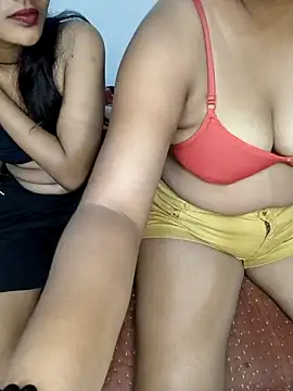 Unique_MomandDaughterrs live sex cam