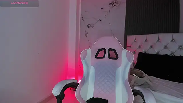 chloesagee live sex cam