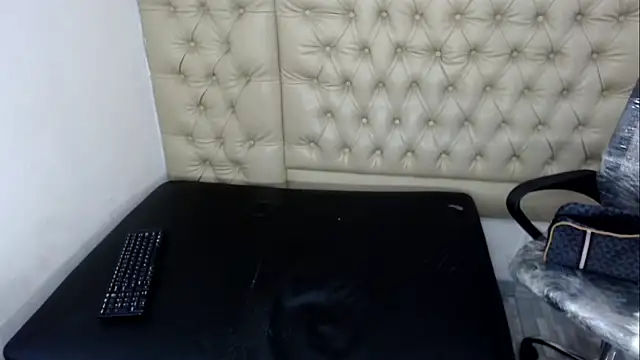 JessicaHott01 live sex cam