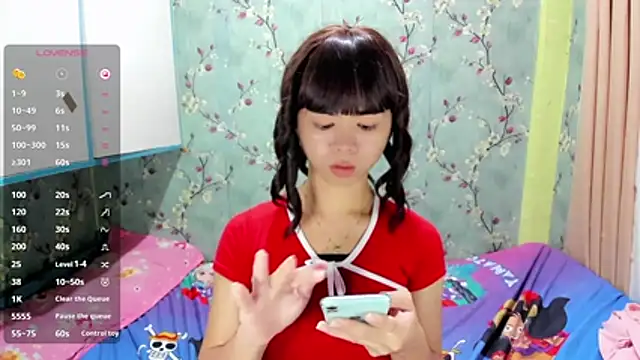 UrHotSexyShine live sex cam