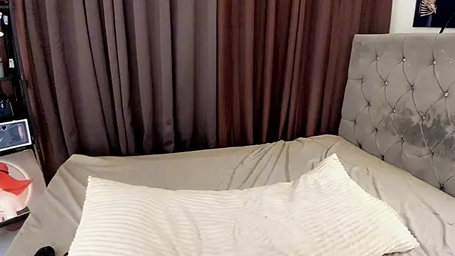 urfantasyhotbaby live sex cam