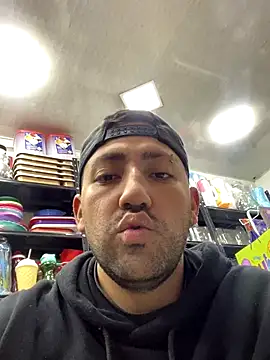 JuanZapata33 live sex cam