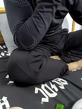 yazin19 live sex cam