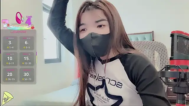 Caryln-Bun live sex cam