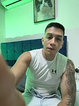 OliverWest04 live sex cam