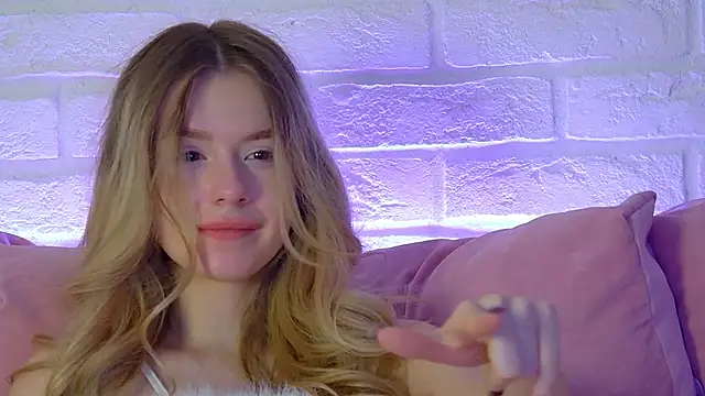 MilanaBalmain live sex cam