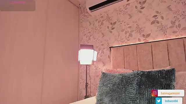 HannaSexTime live sex cam