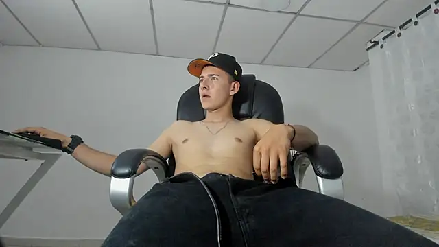 Aleck_Boy live sex cam