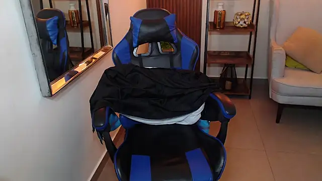 Kenya--Buhle live sex cam