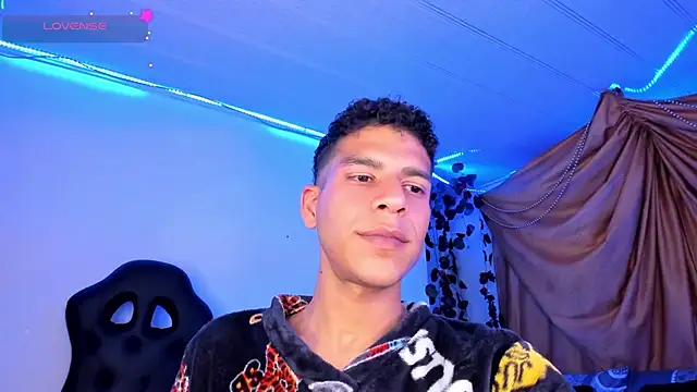 Ethan_Boyy live sex cam