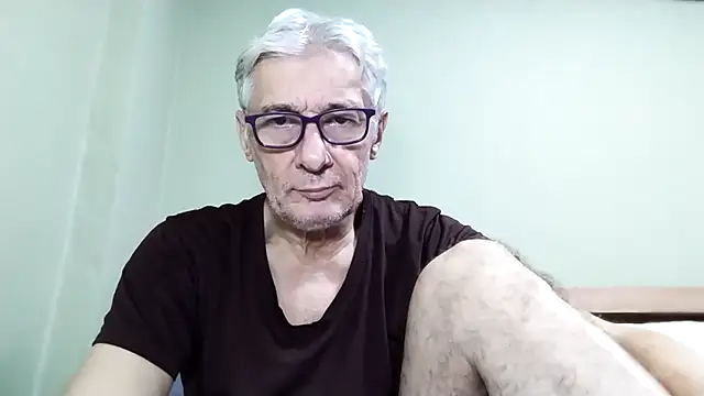 BIGUNCUTHARDCOCK live sex cam