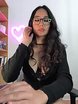 Naughty-Jessie live sex cam